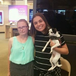 Meet your Posher, Kayla